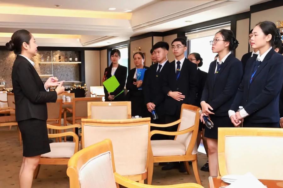 Nhà hàng khách sạn là một trong những ngành học hot 2025